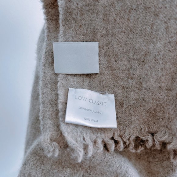 Low Classic Grey Wool Muffler Scarf - Picture 4 of 8